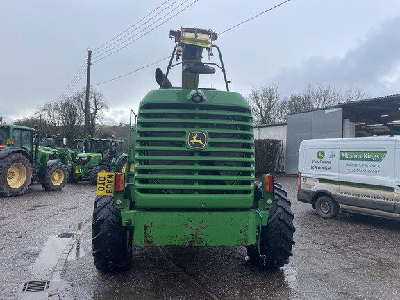 John Deere 7450 4wd Self propelled forager c/w 630B grass pick up