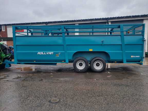 Rolland RV742 CATTLE TRAILER