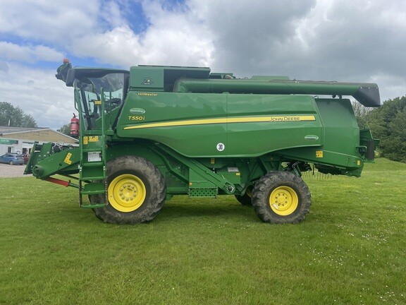 John Deere T550i HillMaster combine c/w 622R header