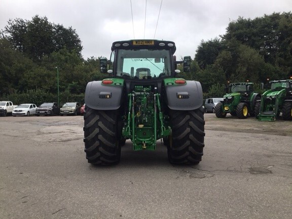 John Deere 6215R