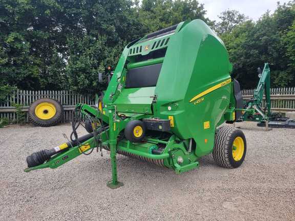 John Deere V451M Variable Belt baler