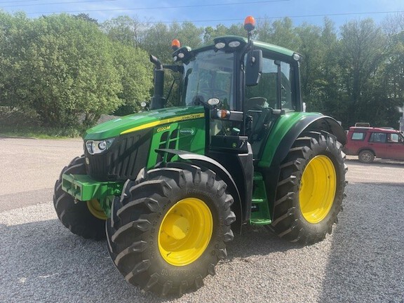 John Deere 6120M