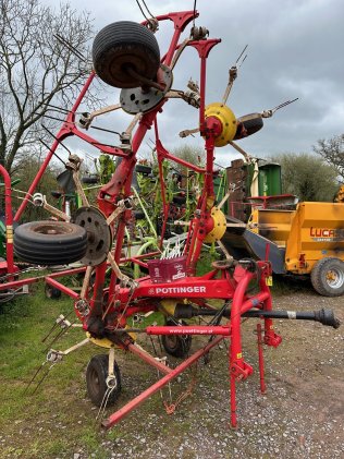 Pottinger HIT 690 NZ Tedder