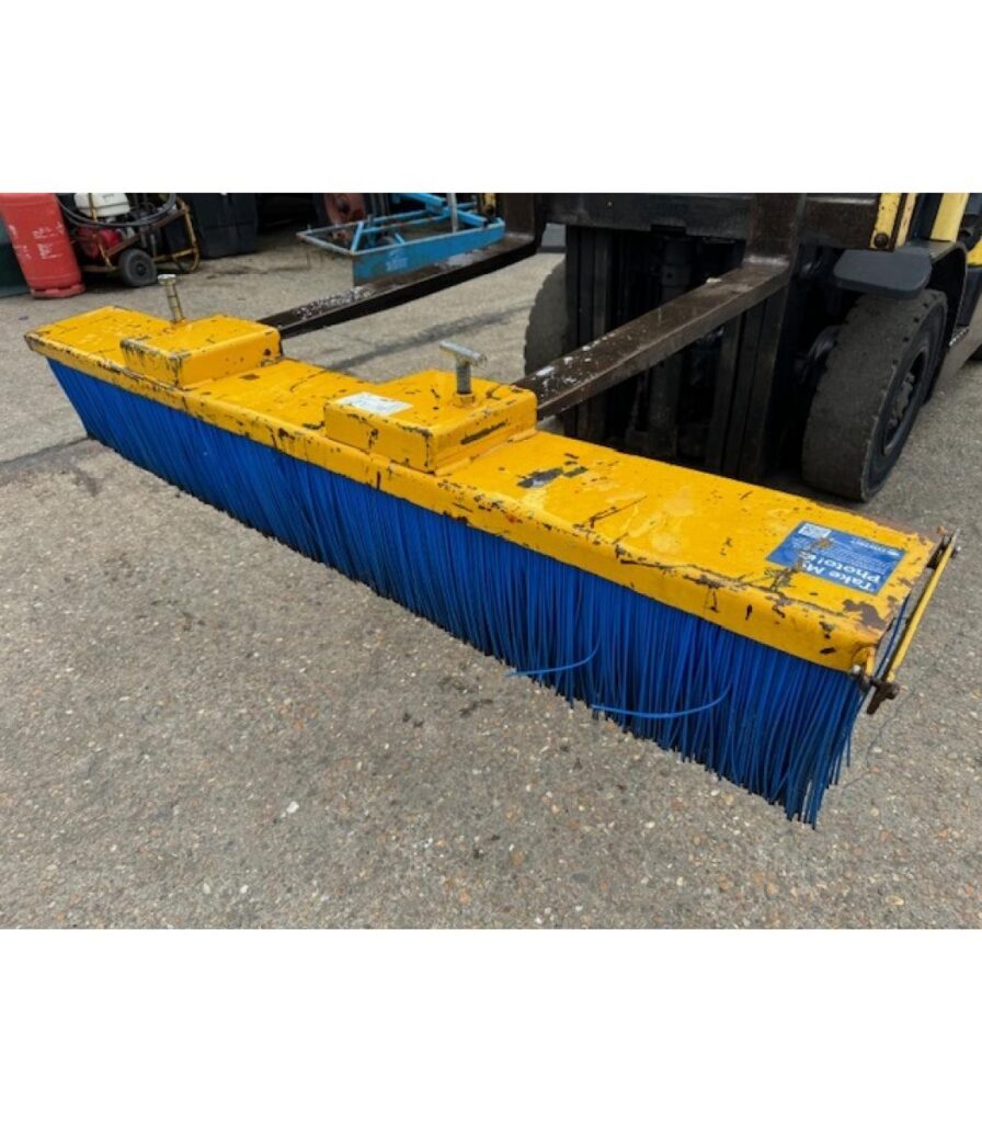 Contact ES1800 Forklift Brush