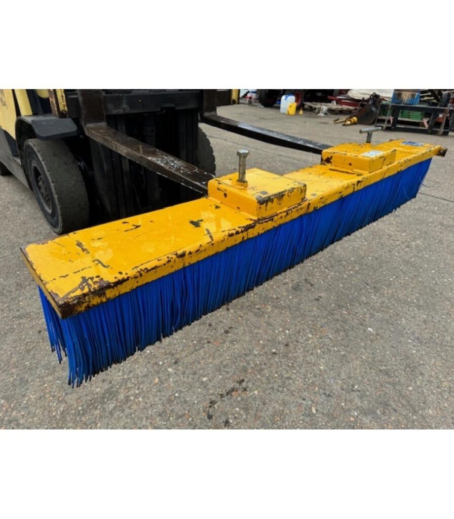 Contact ES1800 Forklift Brush