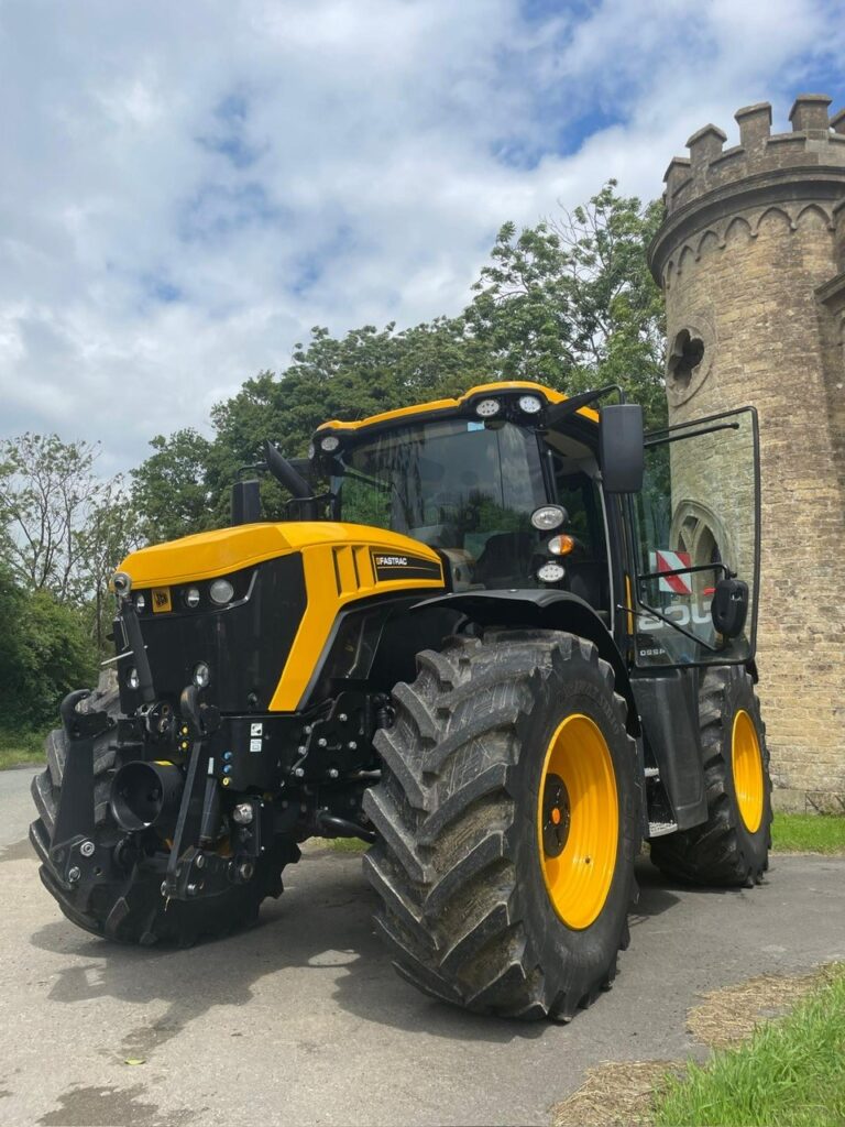 JCB Fastrac 4220