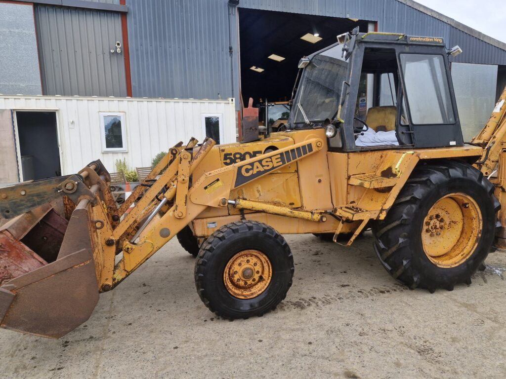 CASE 580F DIGGER C/W BUCKET