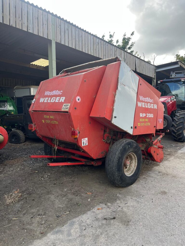 WELGER RP200 ROUND BALER