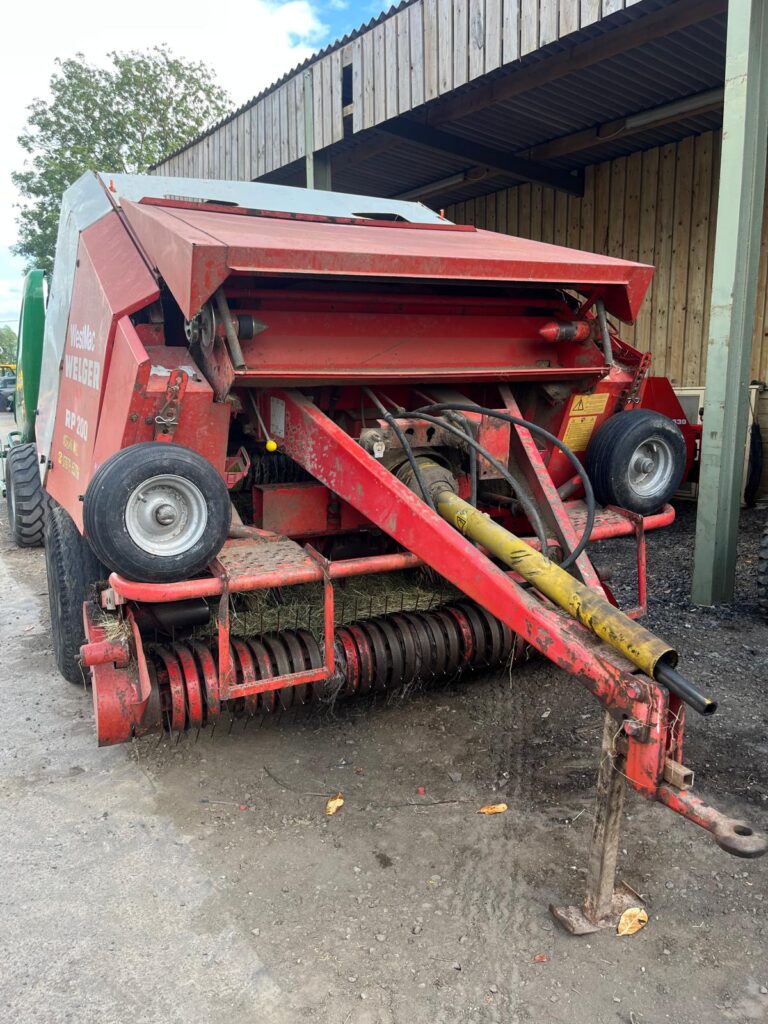 WELGER RP200 ROUND BALER