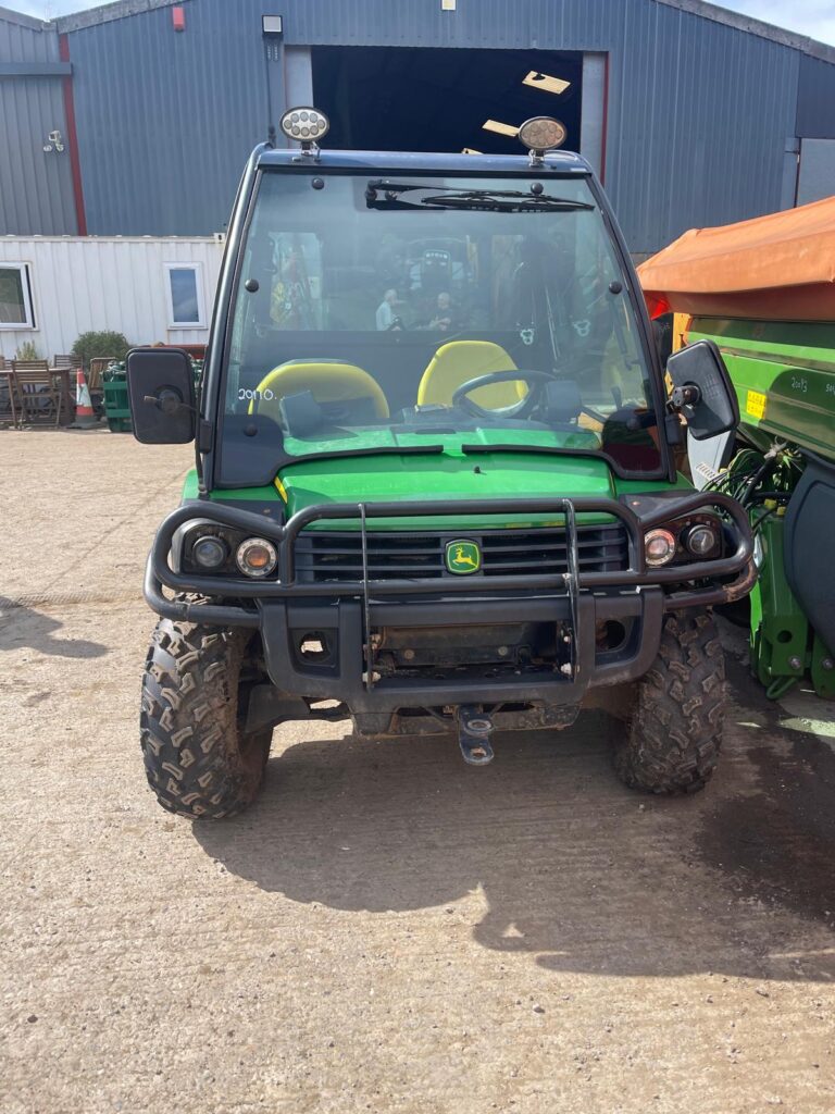 JOHN DEERE 855D GATOR