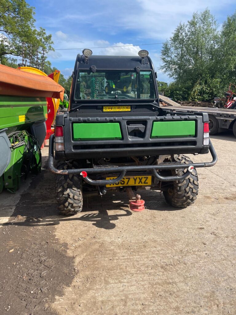 JOHN DEERE 855D GATOR