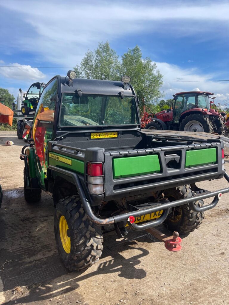 JOHN DEERE 855D GATOR