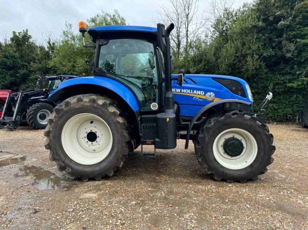 NEW HOLLAND T7.210