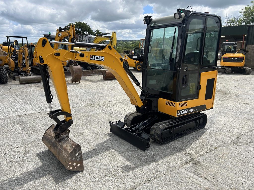 JCB 19C-1