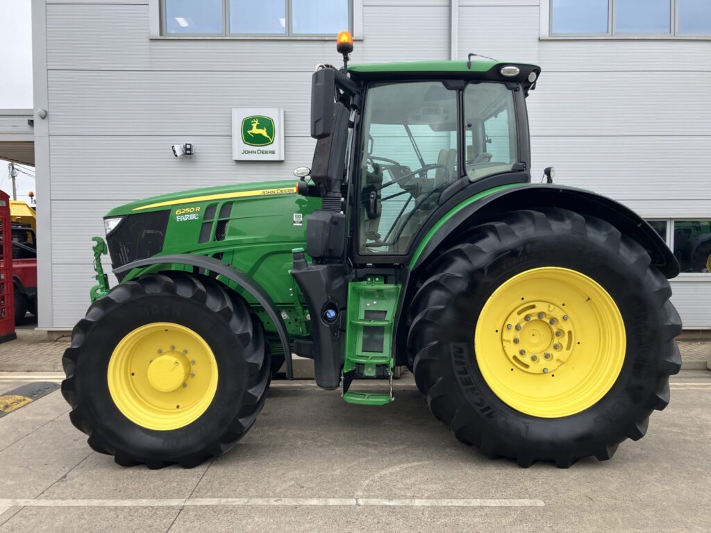 John Deere 6250R