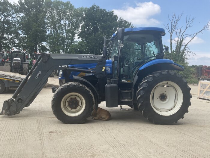 NEW HOLLAND T6070