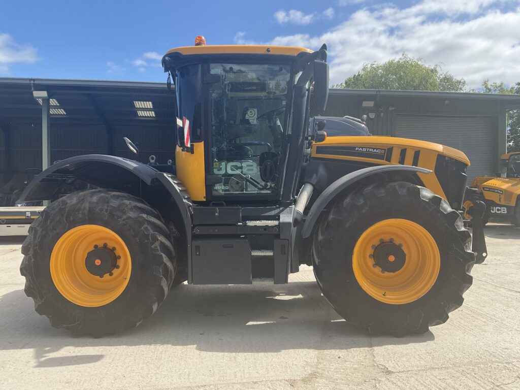 JCB FASTRAC 4220