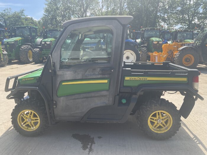 JOHN DEERE XUV865 M