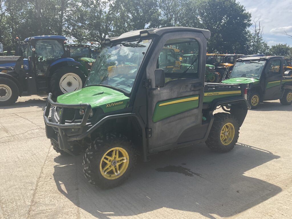 JOHN DEERE XUV865 M