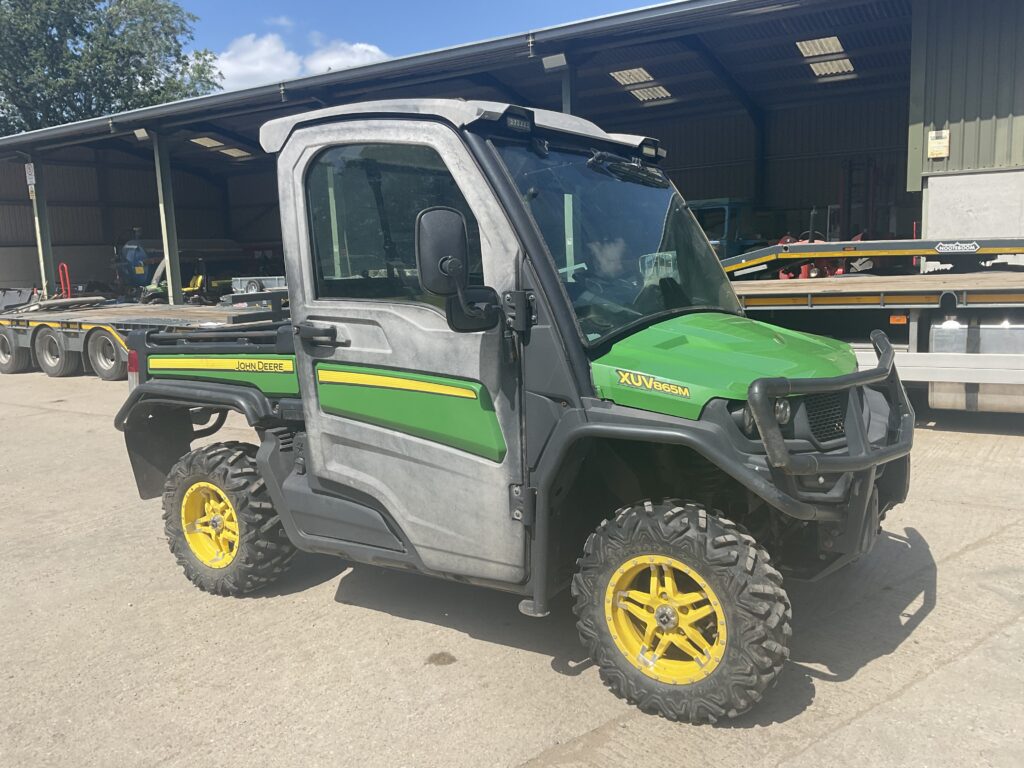 JOHN DEERE XUV865 M