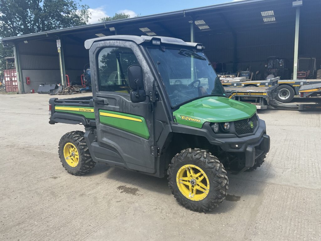 JOHN DEERE XUV 865M