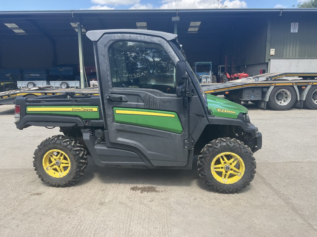 JOHN DEERE XUV 865M