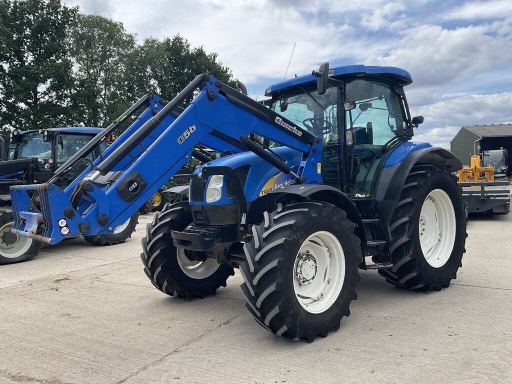 NEW HOLLAND T6020