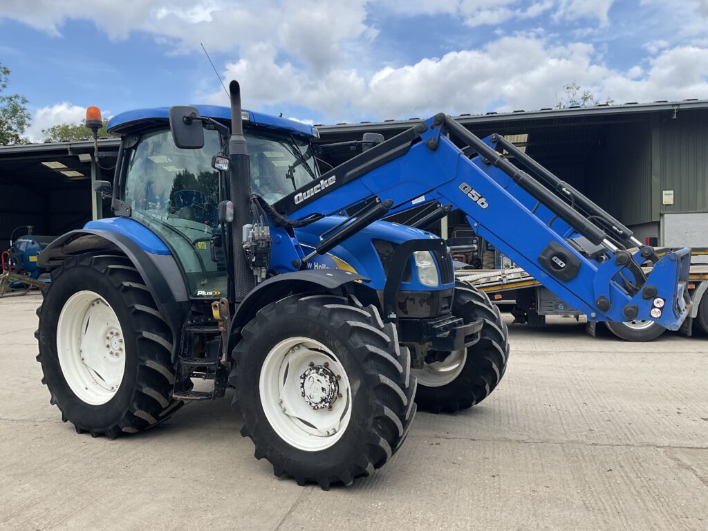 NEW HOLLAND T6020