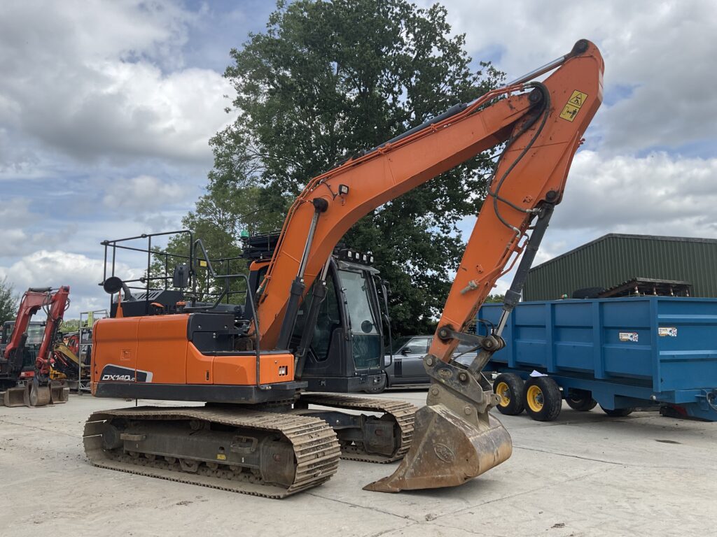 DOOSAN DX140LC