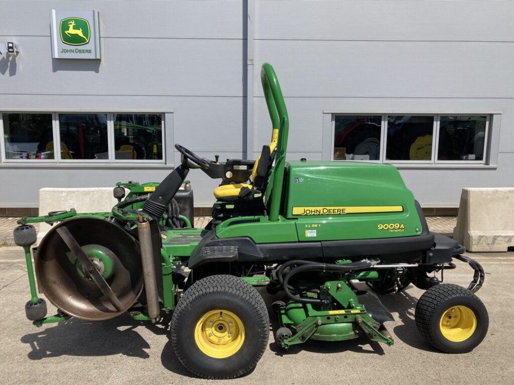 John Deere 9009A rotary 5 pod mower