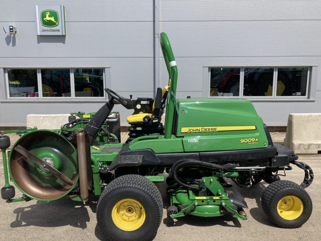 John Deere 9009A rotary 5 pod mower