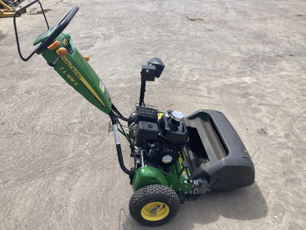 John Deere 220SL walk behind greens mower