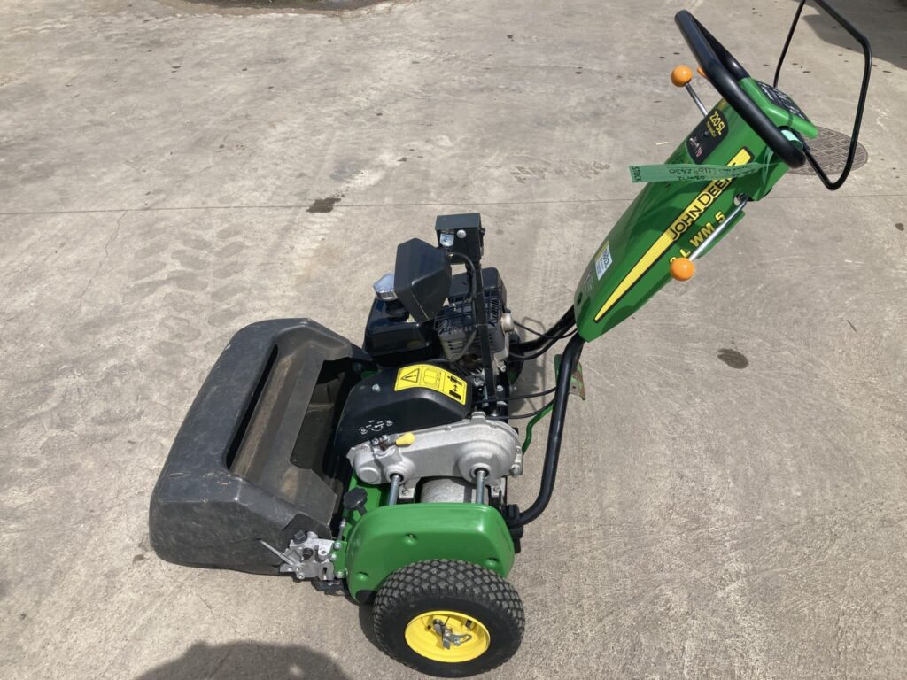 John Deere 220SL walk behind greens mower