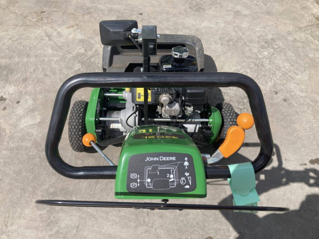 John Deere 220SL walk behind greens mower