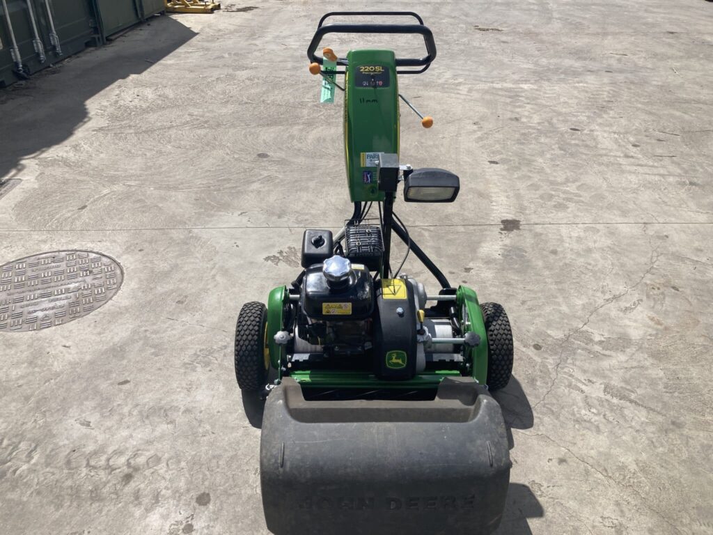 John Deere 220SL walk behind greens mower