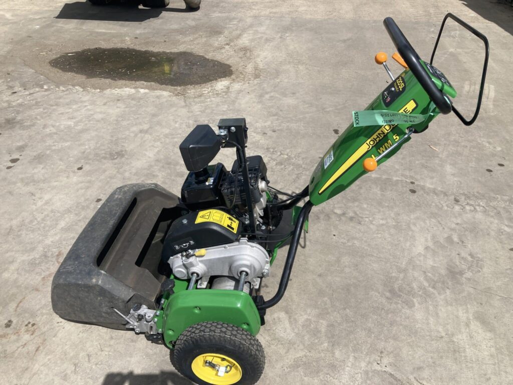 John Deere 220SL walk behind greens mower