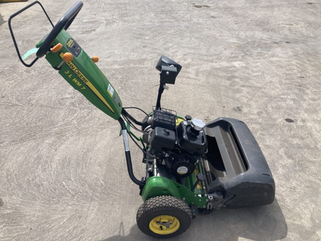 John Deere 220SL walk behind greens mower