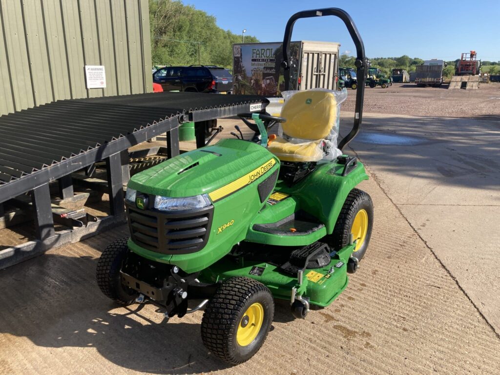 John Deere x940 ride on mower