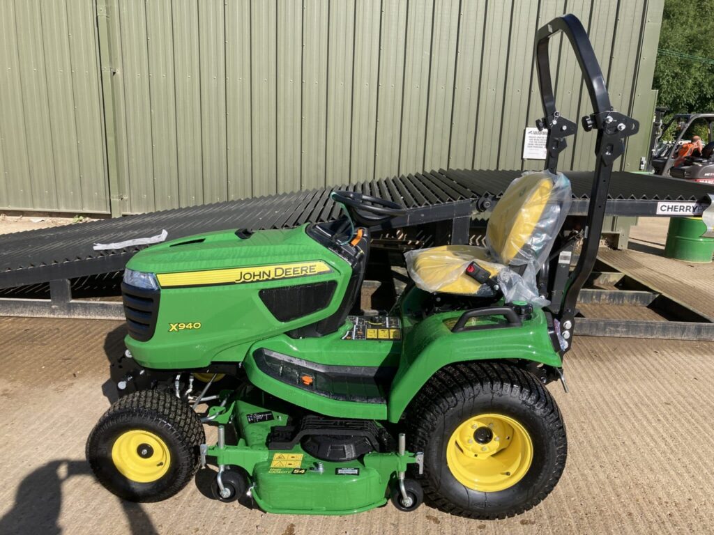 John Deere x940 ride on mower