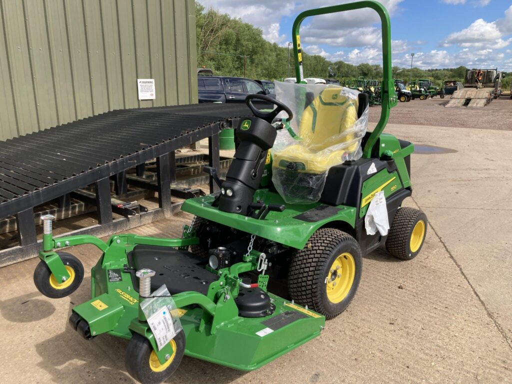 John Deere 1550 front mower