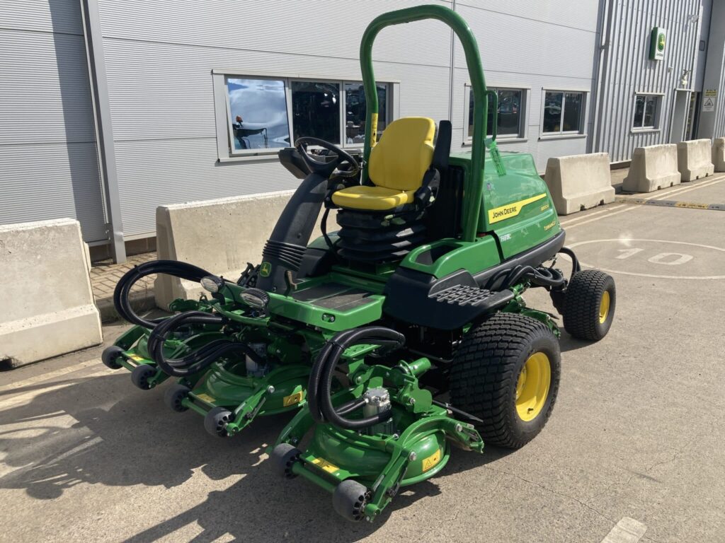 John Deere 8800A 5 pod rotary mower