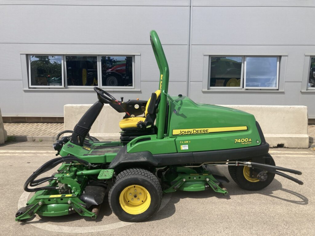 JD 7400A triple rotary mower