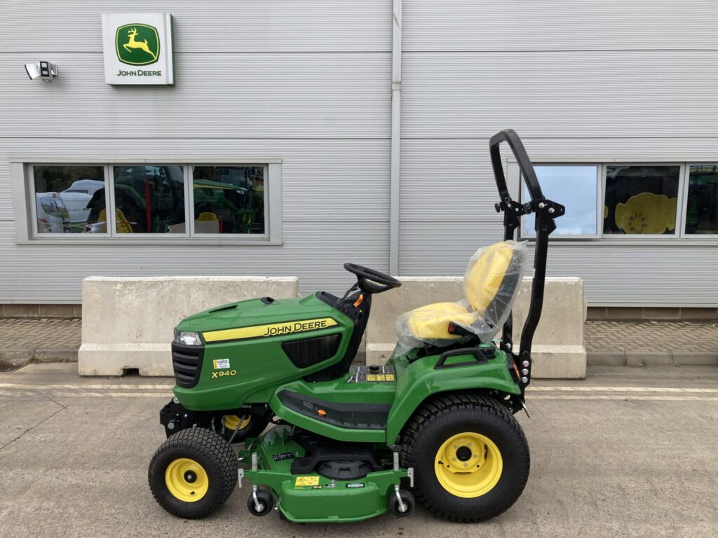 John Deere X940 ride on rotary mower