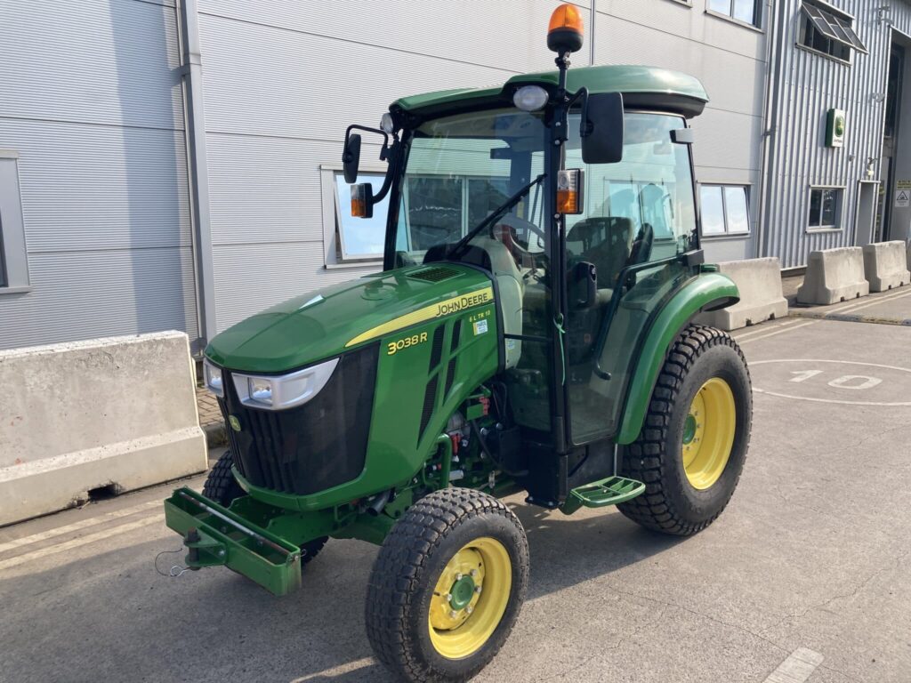 John Deere 3038R compact tractor