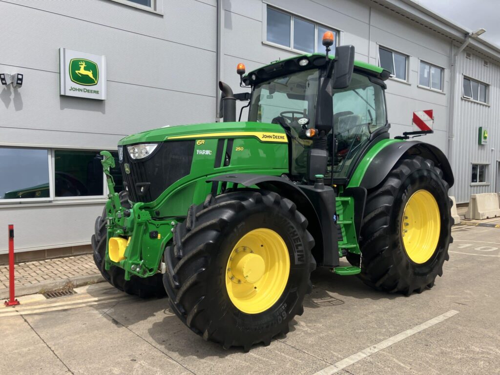 John Deere 6R 250