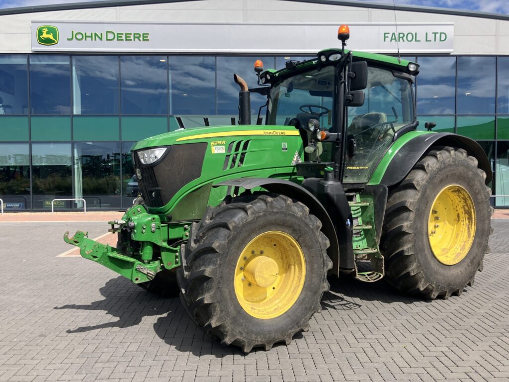 John Deere 6215R