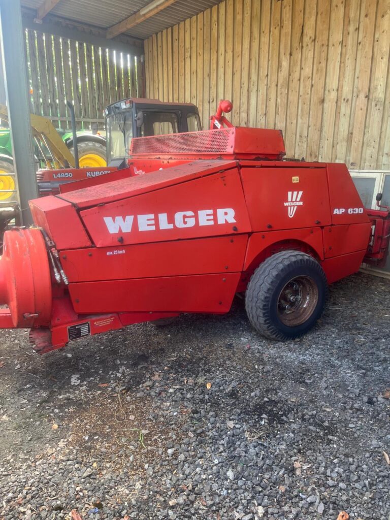 WELGER AP630 BALER