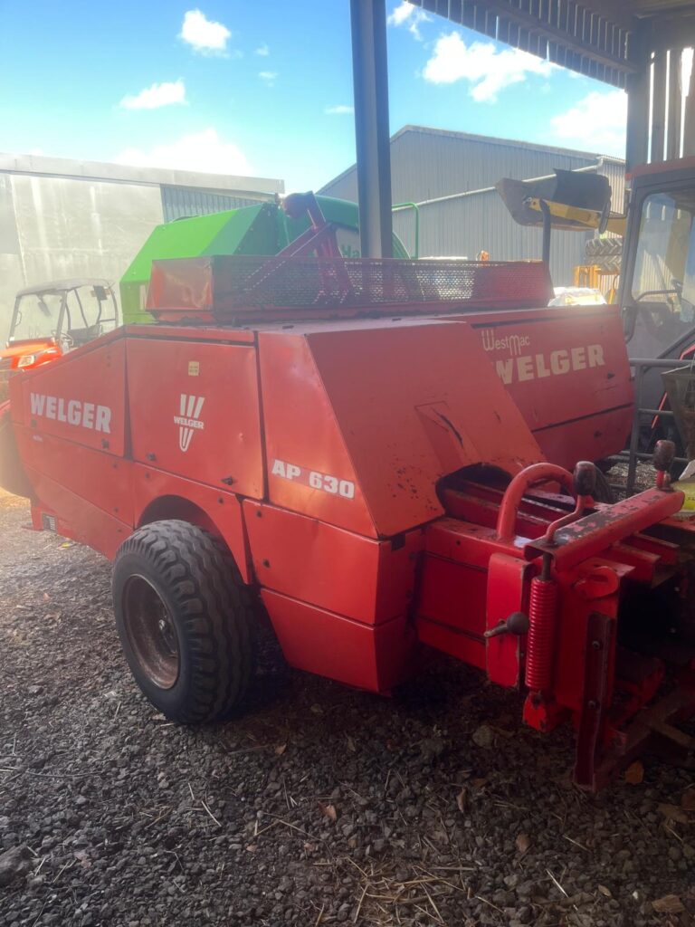 WELGER AP630 BALER