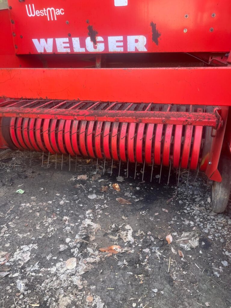 WELGER AP630 BALER