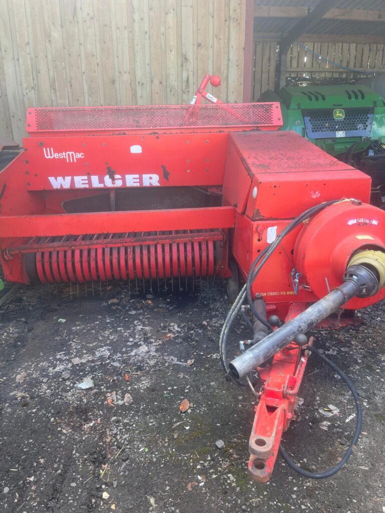 WELGER AP630 BALER